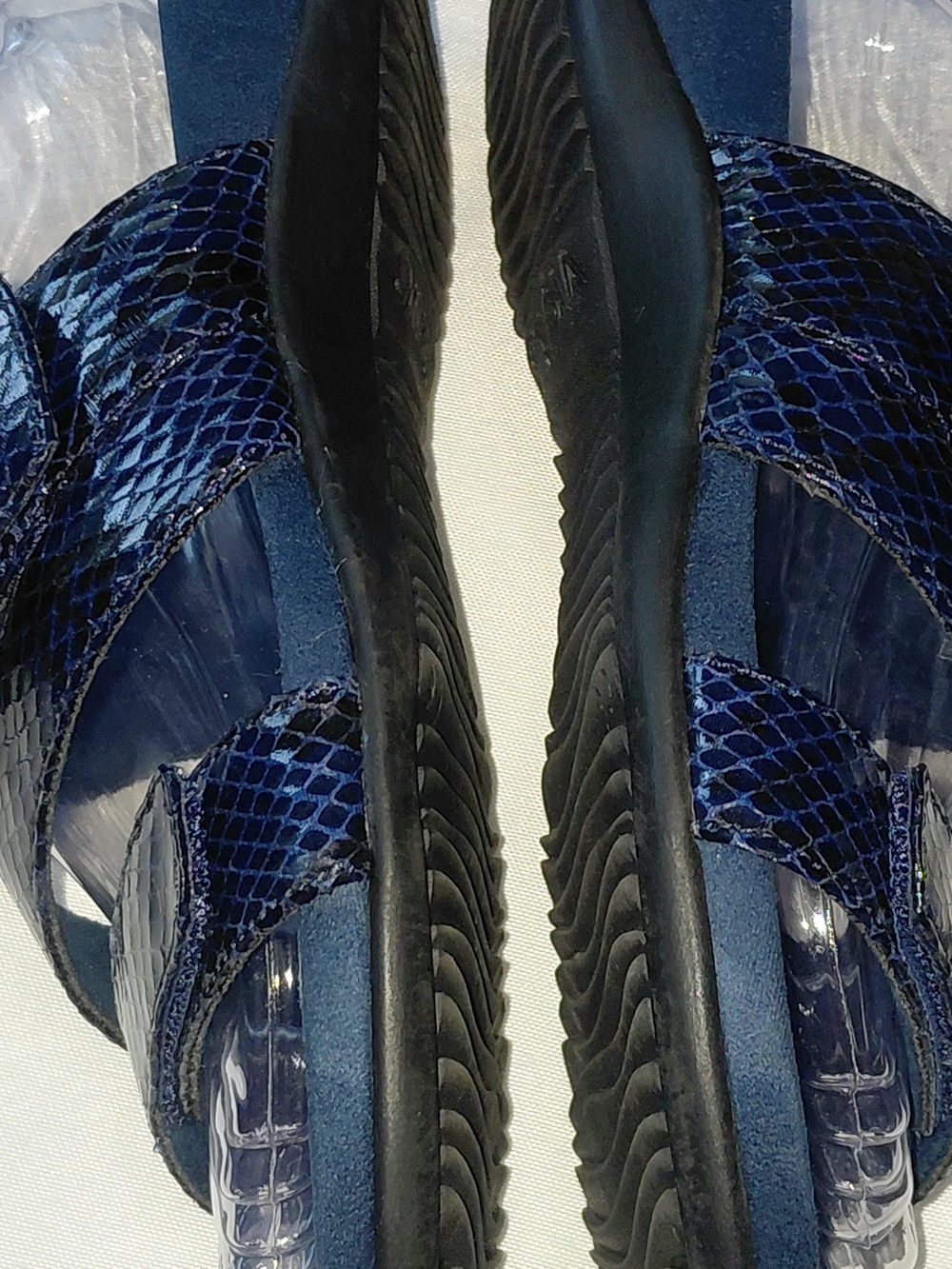 EUC Sz 9 WIde Vionic Skylar Navy Blue Snake-Embossed Leather Slide Sandals - Picture 4 of 10
